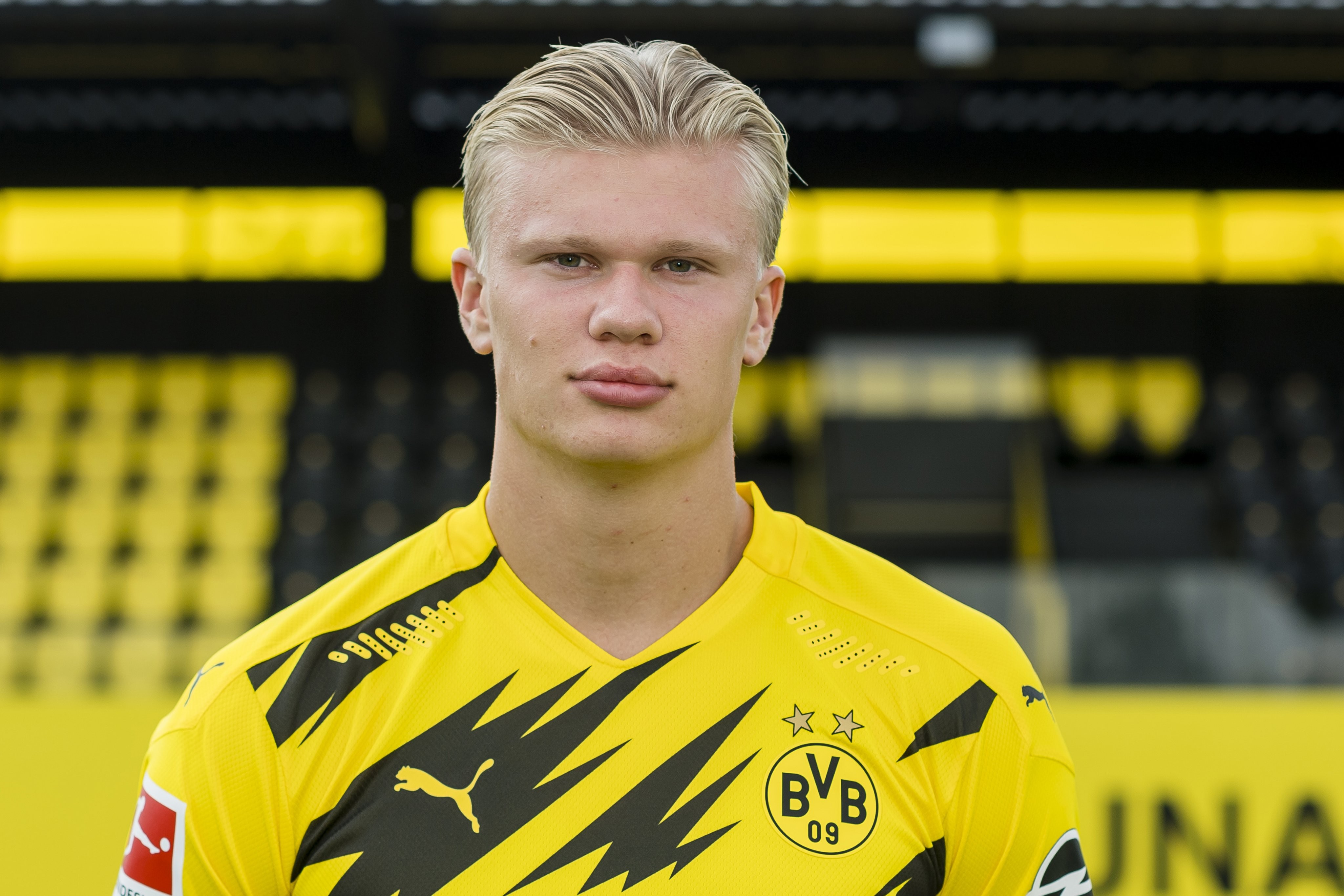 官方：巴列卡诺与后卫拉蒂乌续约至29／30赛季结束（官方确认：拉蒂乌与巴列卡诺续约至2029／30赛季末）