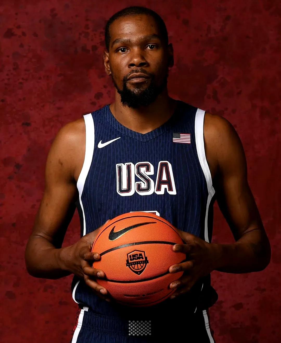 美媒：火箭对阵快船的最低门票只需11美元（美媒称火箭战快船最低票价仅11美元）