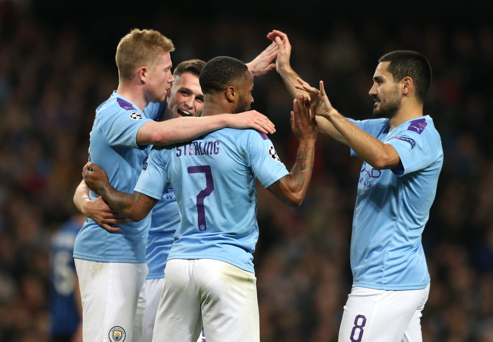 DO：富勒姆可能会在冬窗引进一名前锋和一名右边锋（富勒姆或在冬窗引进前锋和右边锋各一人）