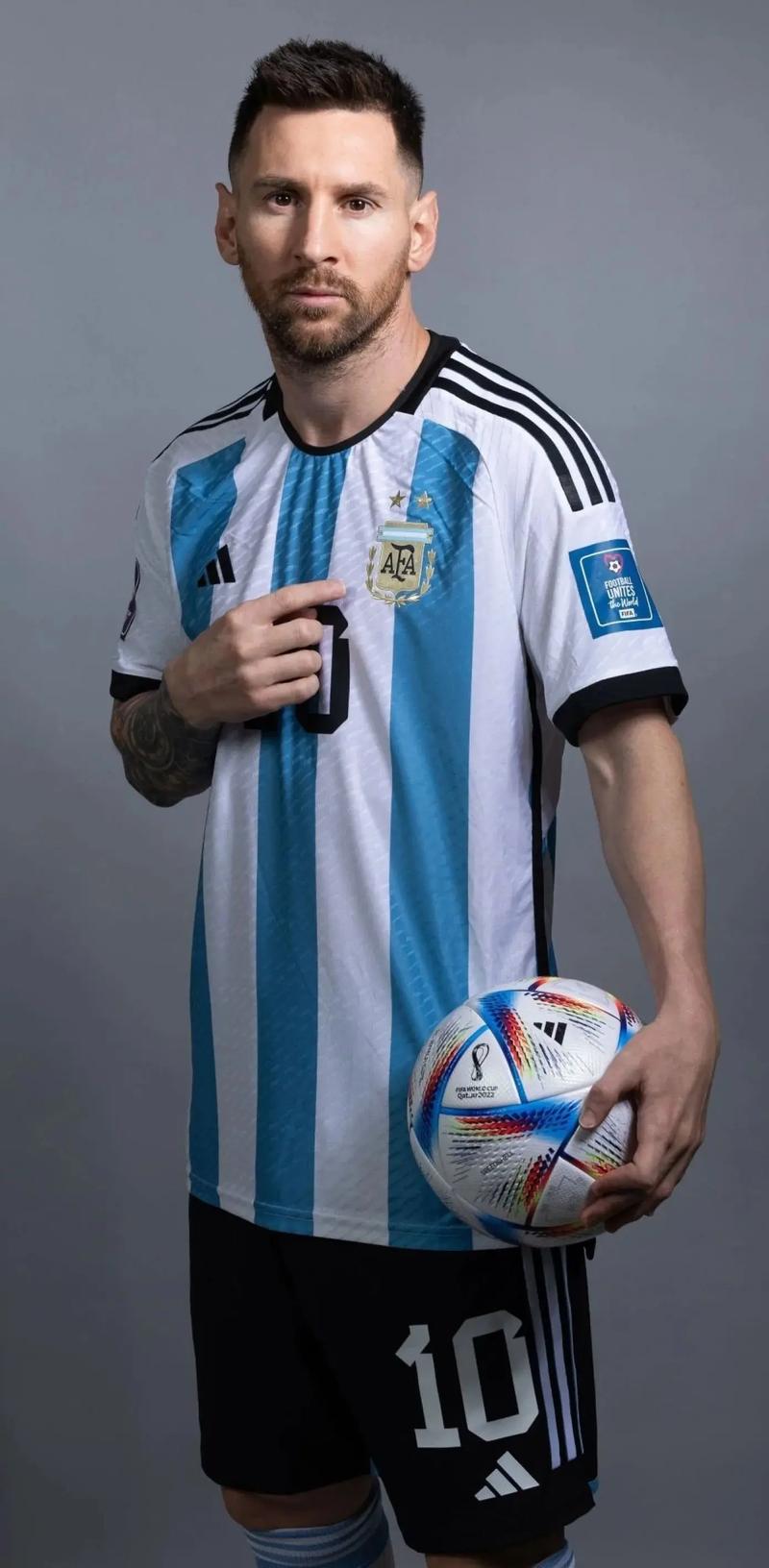 一记扣篮点燃全场（震撼灌篮引爆全场）