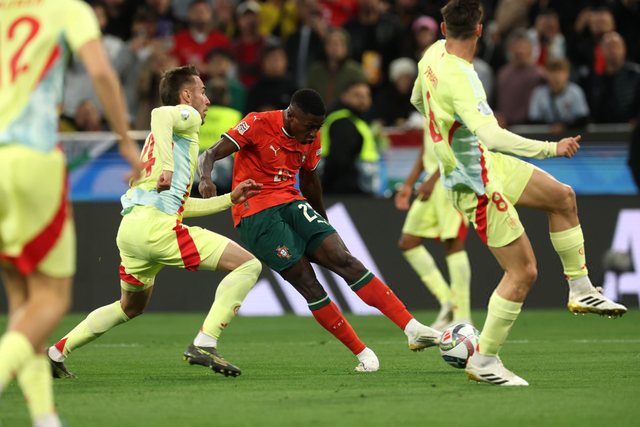 瑞天空：AC米兰与阿利松接触，利物浦对明夏转会持开放态度（瑞天空：米兰与阿利松已有接触，利物浦对其明夏转会持开放立场）