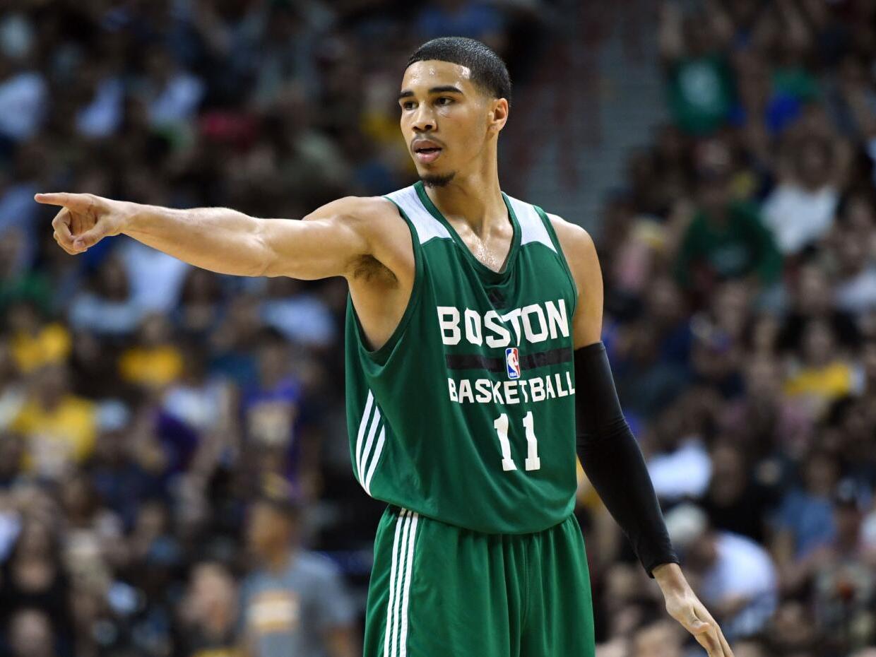 德天空：德甲三强争夺17岁中场德卡特，安德莱赫特要价2500万（德天空：德甲三豪门竞逐17岁中场德卡特，安德莱赫特标价2500万欧）