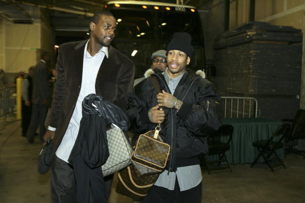 篮球中如何判断对方的意图？（在篮球场上如何读懂对手的意图？）