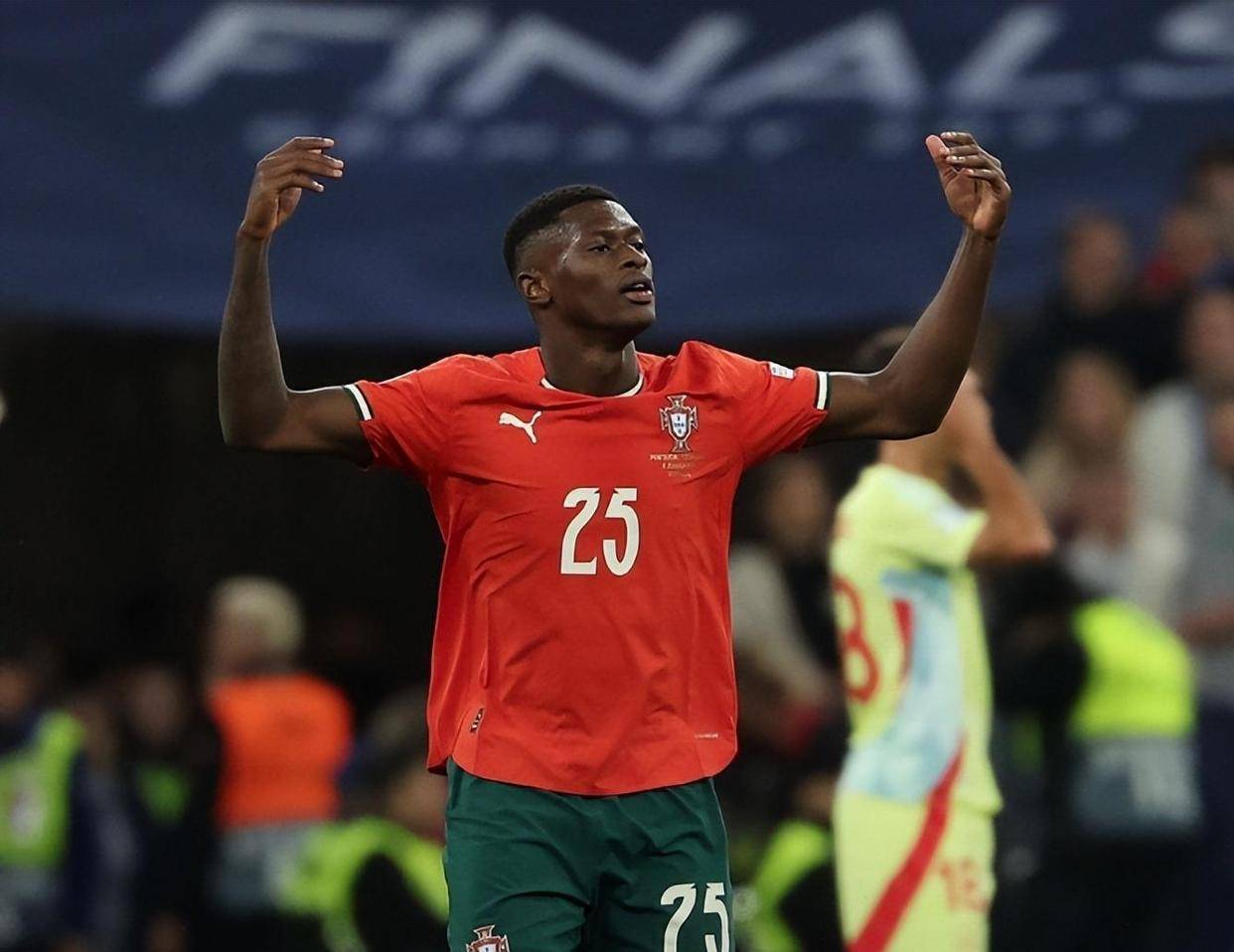 英媒：美职联圣地亚哥和萨拉赫有过接触，但还没正式报价（英媒：美职联圣地亚哥曾接触萨拉赫，尚未提出正式报价）