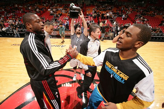 手感爆棚！穆雷半场11中9得到23分4助攻（火力全开！穆雷半场11投9中轰下23分4助攻）