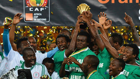 文班亚马谈逆转：我上场带来一些新活力&我们有非常好的射手（文班亚马谈球队翻盘：我登场注入活力，我们的射手群表现出色）