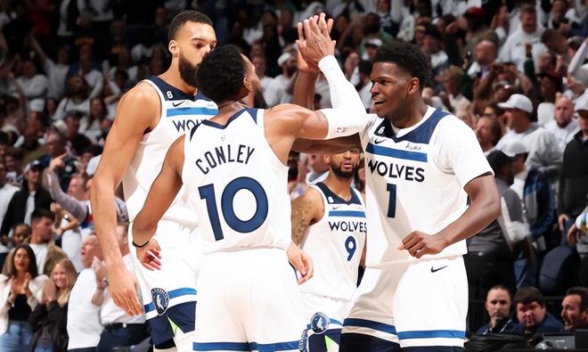 德甲半场：霍恩顿吉破门，格雷罗扳平，拜仁慕尼黑1-1圣保利（德甲半场战报：拜仁慕尼黑1-1圣保利，霍恩顿吉先开纪录，格雷罗扳平）